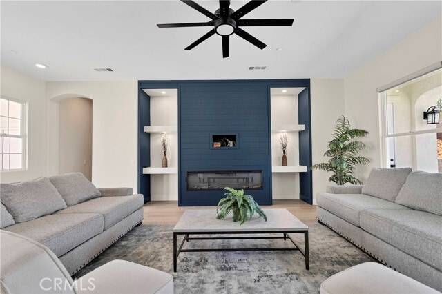 Building Photo - 7945 Horizon View Dr