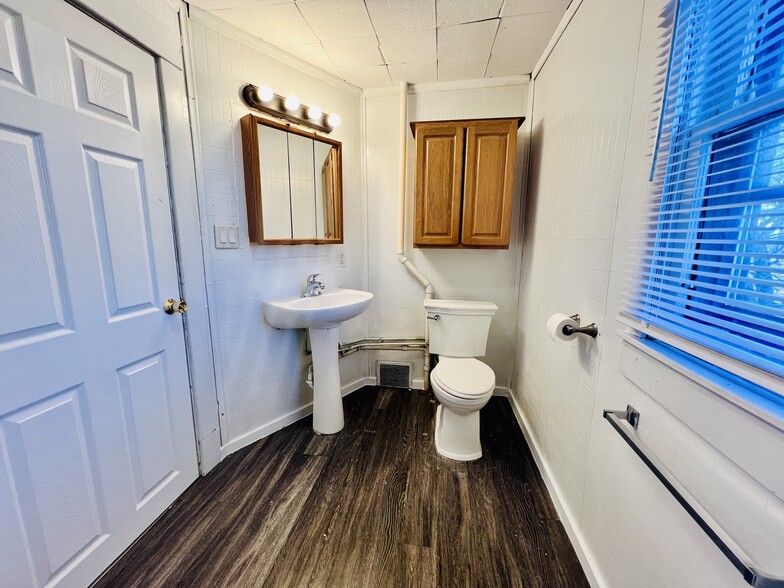 Bathroom - 604 Burton Ave