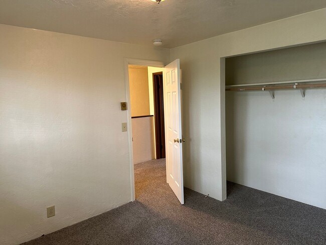 Building Photo - 776-778 W. Quinalt St.