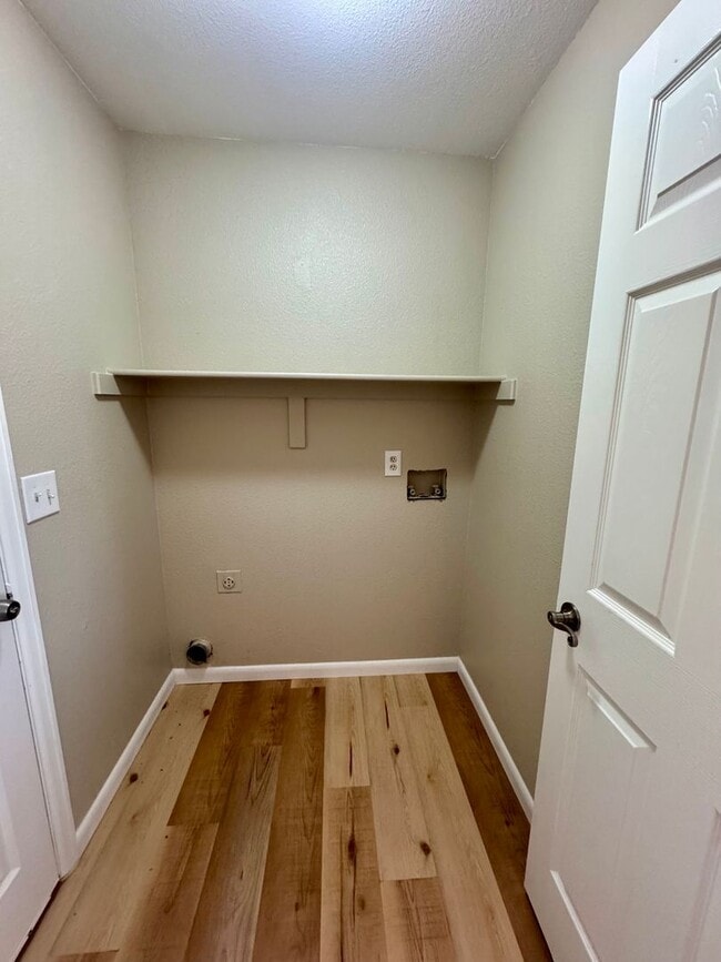 Building Photo - 2 Bedroom +Office in Stratmoor Valley