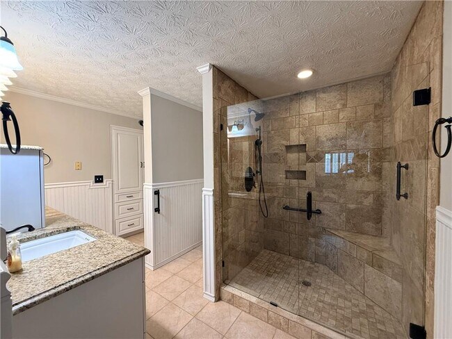 Building Photo - 6708 Bass Cir