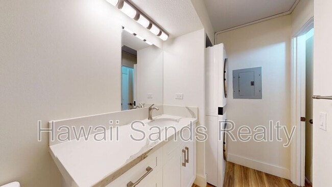 Building Photo - 430 Keoniana St