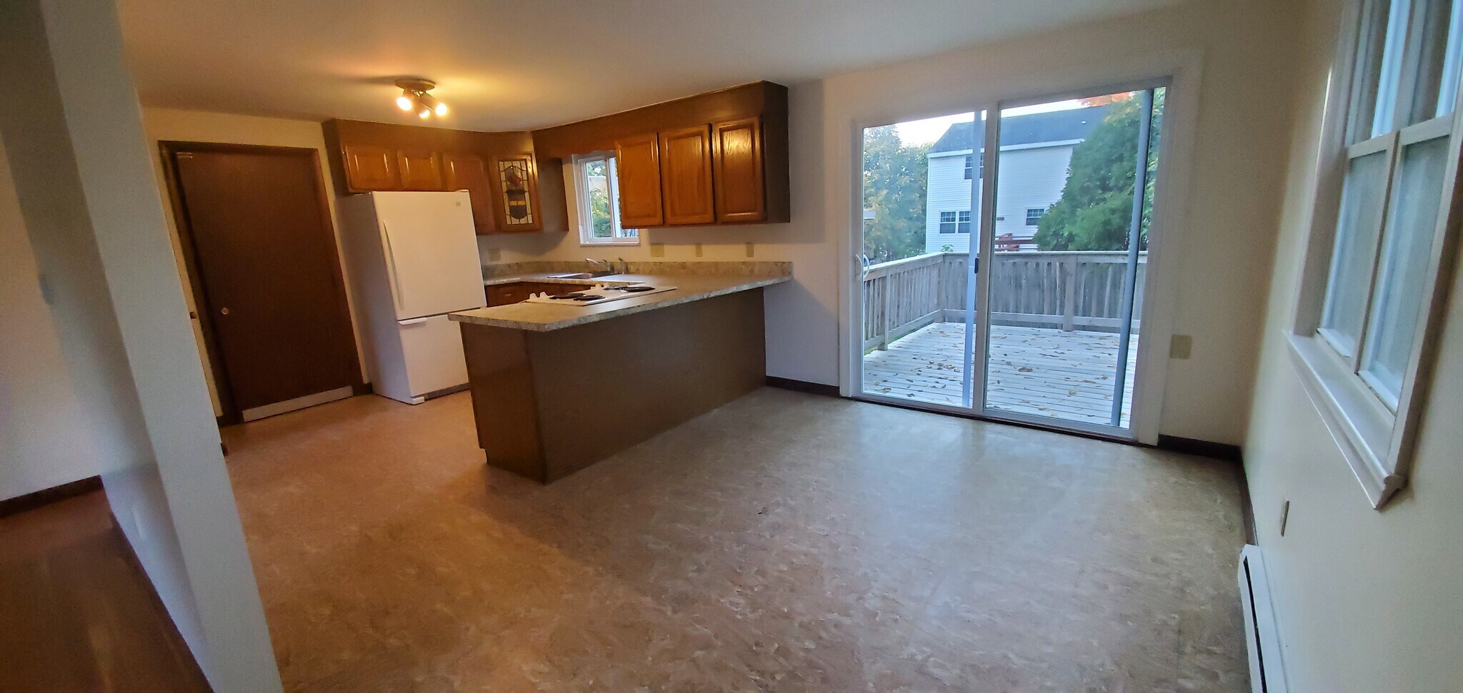 Kitchen Slider - 24 Great Oak St