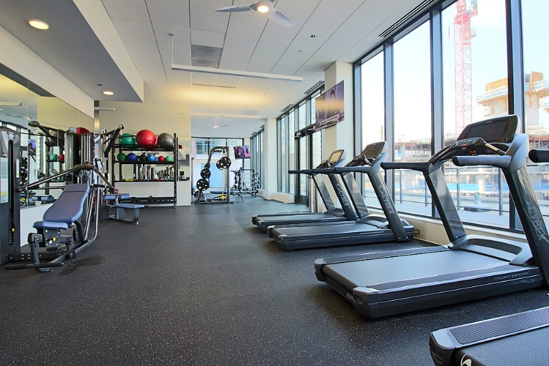 Building Photo - 641 N Wells St