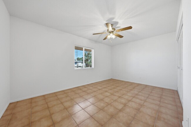 Building Photo - 2331 E Betty Elyse Ln