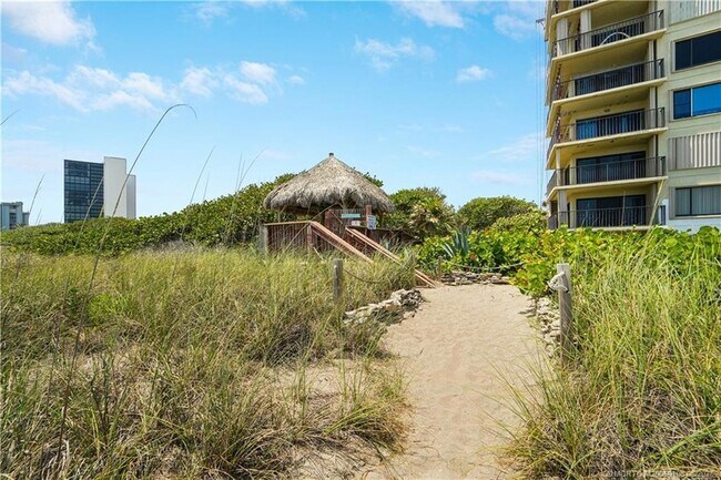 Building Photo - 10310 S Ocean Dr