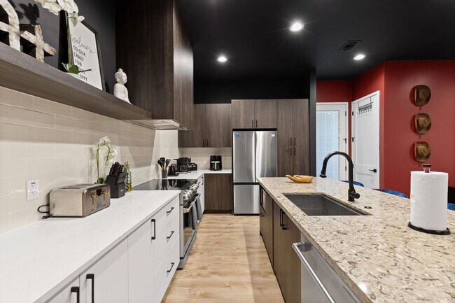 Building Photo - 4407 Merle Dr