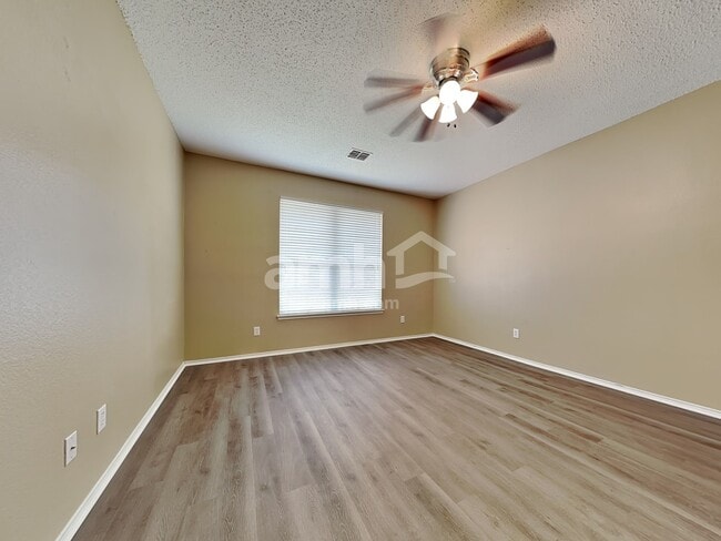 Building Photo - 2821 Bentridge Dr