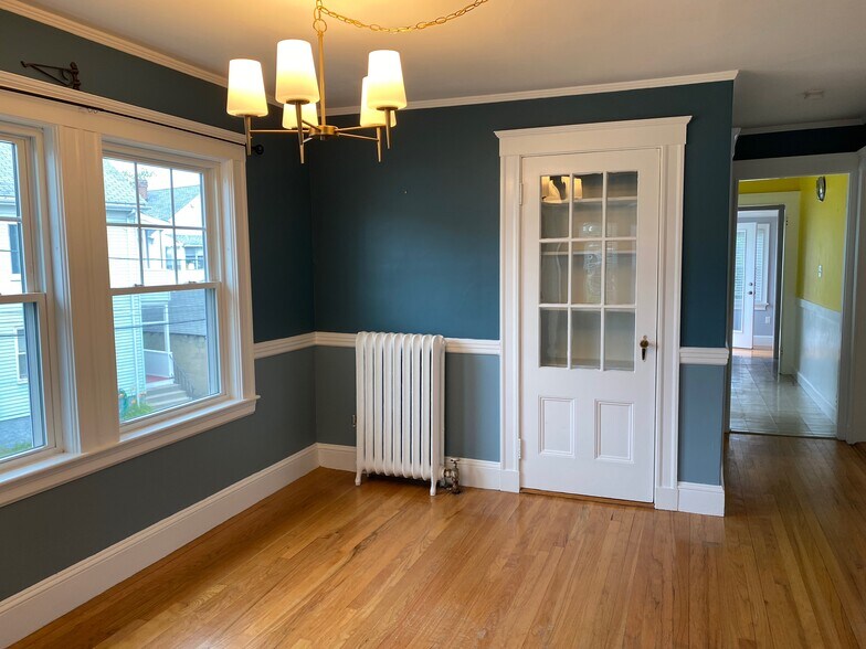 Building Photo - 37 Clark St