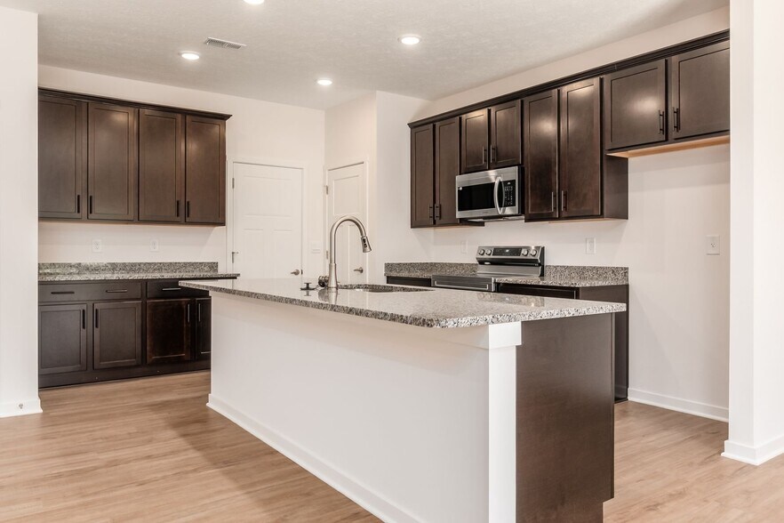 Building Photo - 2787 Horsham Dr