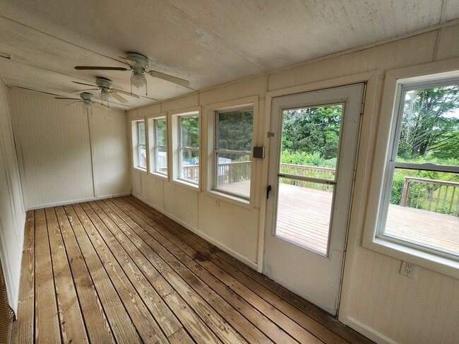 Building Photo - 128 White Pond Rd