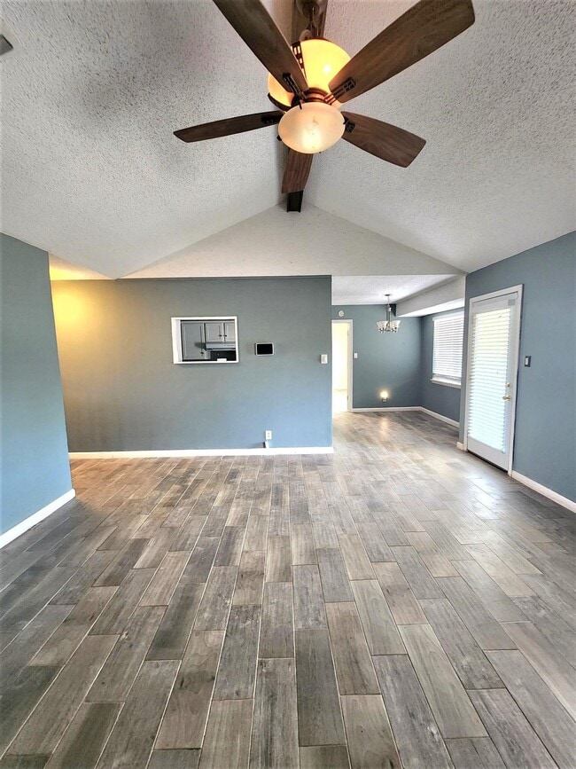 Building Photo - 108 King Johns Pl
