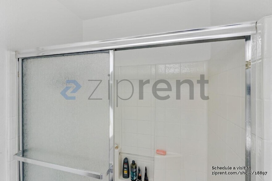 Building Photo - 4533 Silvercrest Way