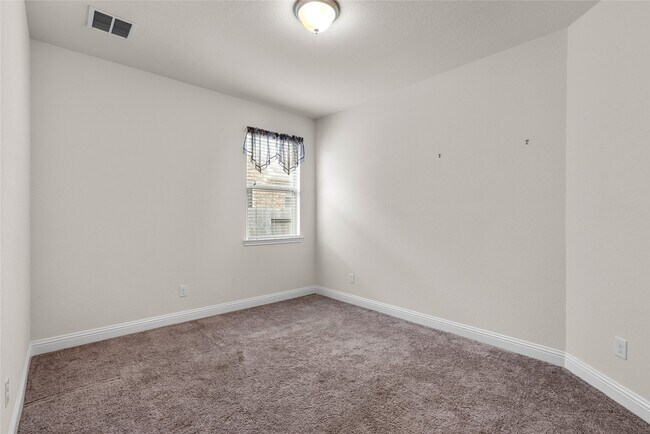 Building Photo - 3622 Pasteur Ln