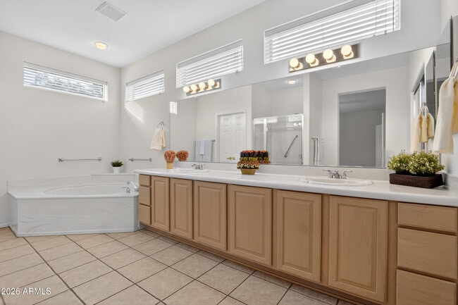 Building Photo - 15796 W Eucalyptus Ct