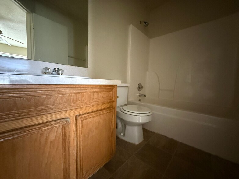 Building Photo - 1602 Aztec Trce