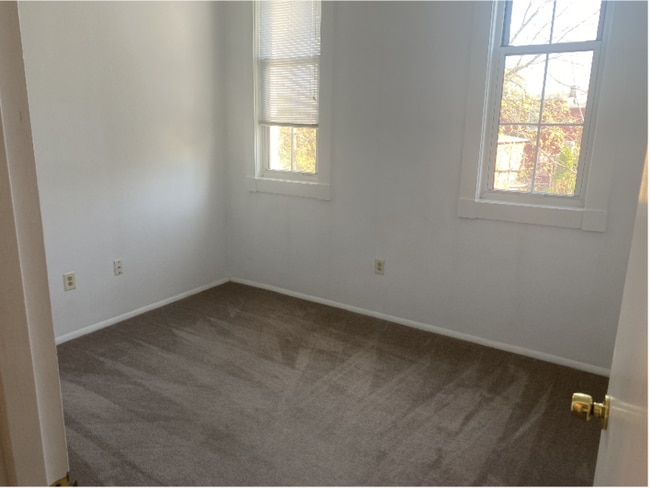 Building Photo - 917 Columbia Ave