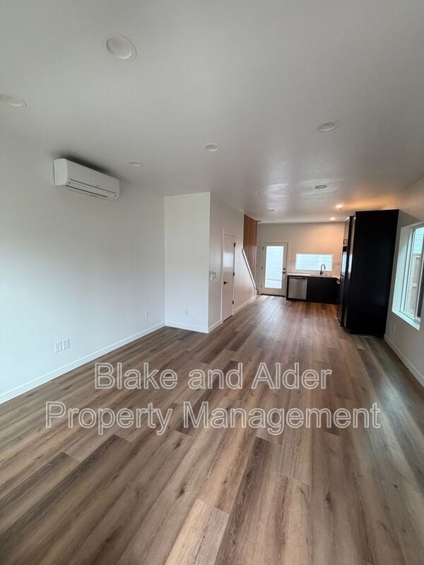 Building Photo - 3522 NE 44th Ave