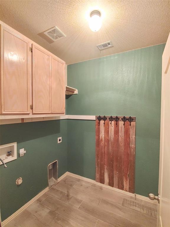 Building Photo - 1601 Lions Den