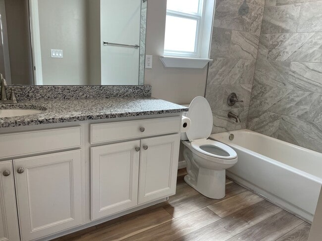 Building Photo - Gorgeous Desert Color Home!