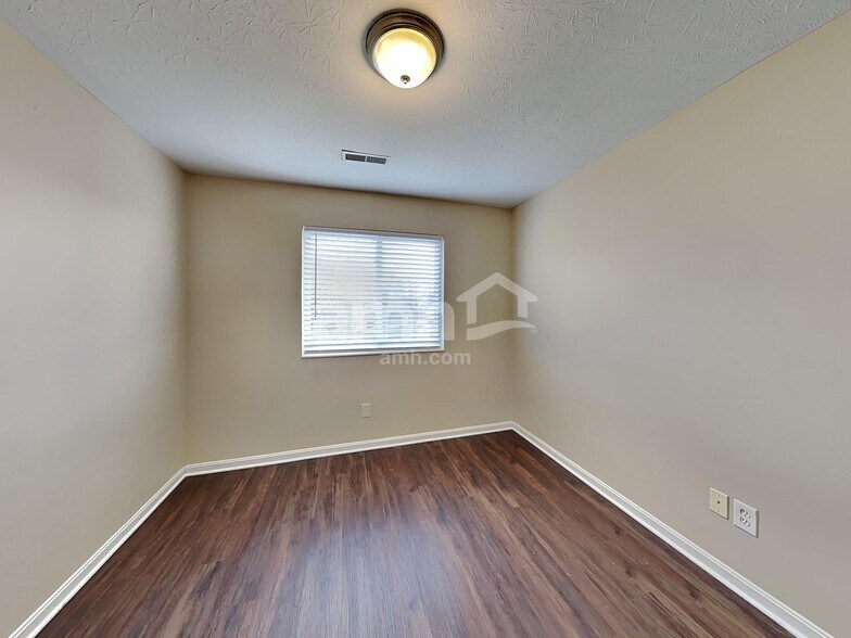 Building Photo - 6530 N Andover Way