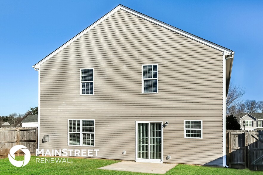 Building Photo - 3994 Creekmoore Dr