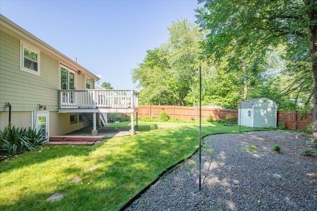 Building Photo - 58 Rustcraft Rd