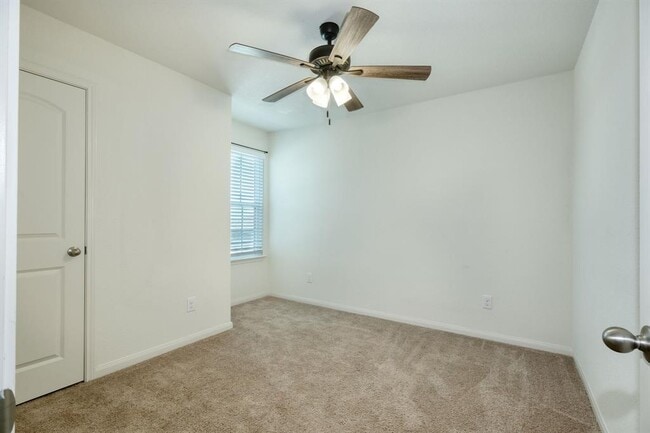 Building Photo - 5033 Cressler Ln