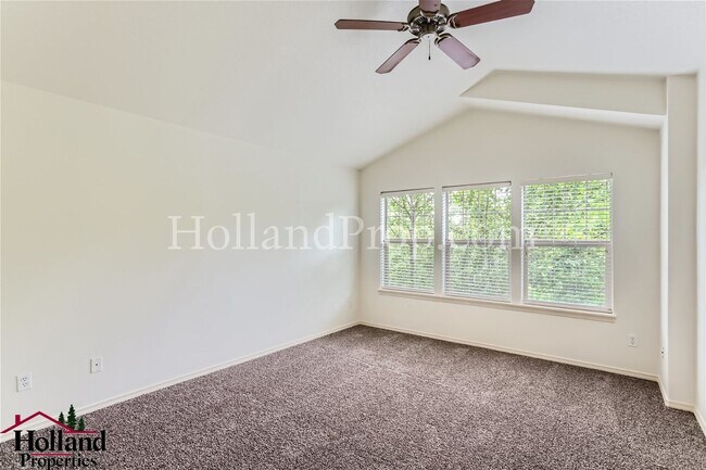 Building Photo - 1554 SW 175th Ave