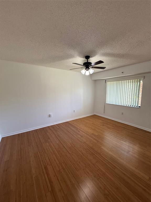 Building Photo - 2334 S Cypress Bend Dr