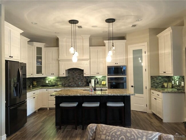 Building Photo - 25 Cornell Ave