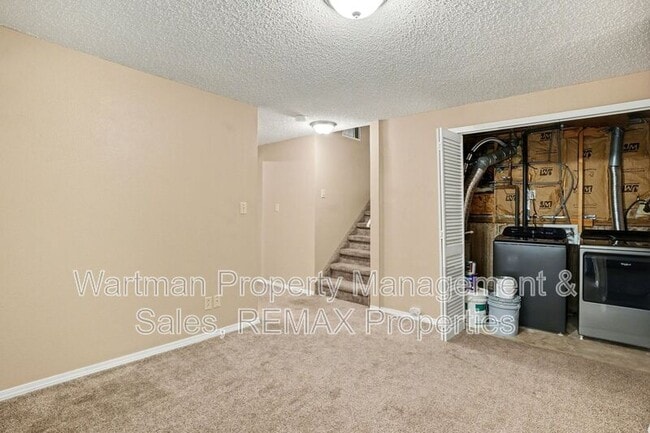 Building Photo - 9165 Bellcove Cir