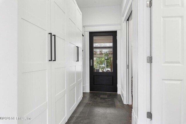 Building Photo - 4236 Melrose Ave