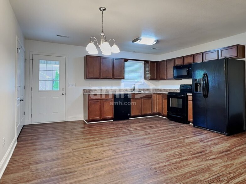 Building Photo - 6515 Mission Springs Ln