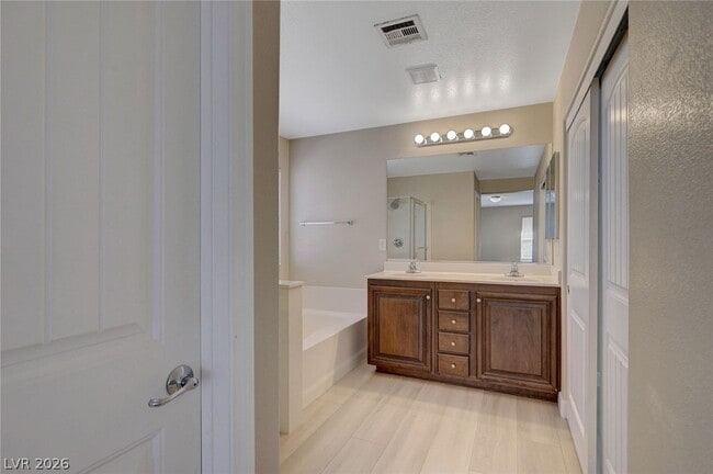 Building Photo - 5385 Bristol Bend Ct