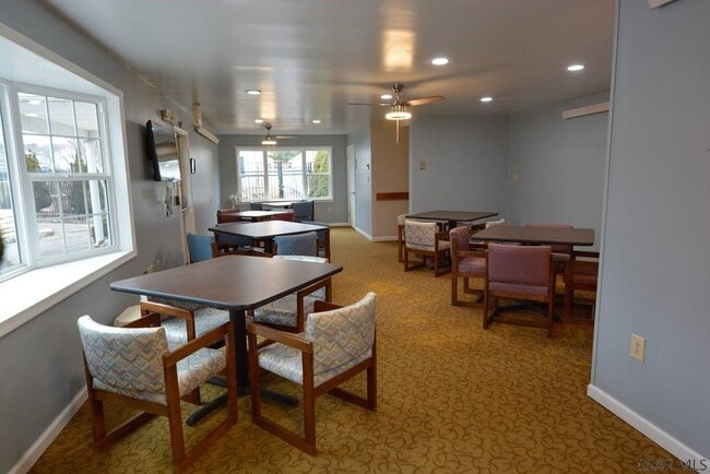 Building Photo - 13 1st St