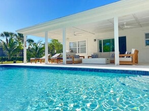 Building Photo - 9 W Riverside Dr