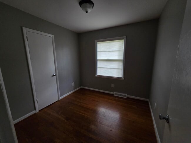 Building Photo - 2144 Tamarack Dr