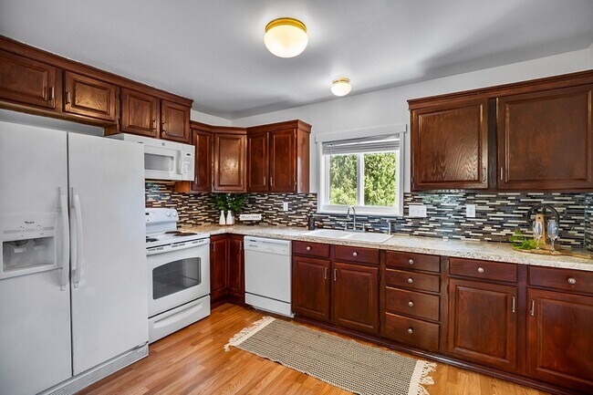 Building Photo - 6609 Elliott Way