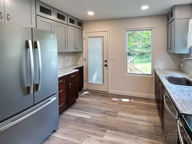 Building Photo - 3289 Van Zandt Dr