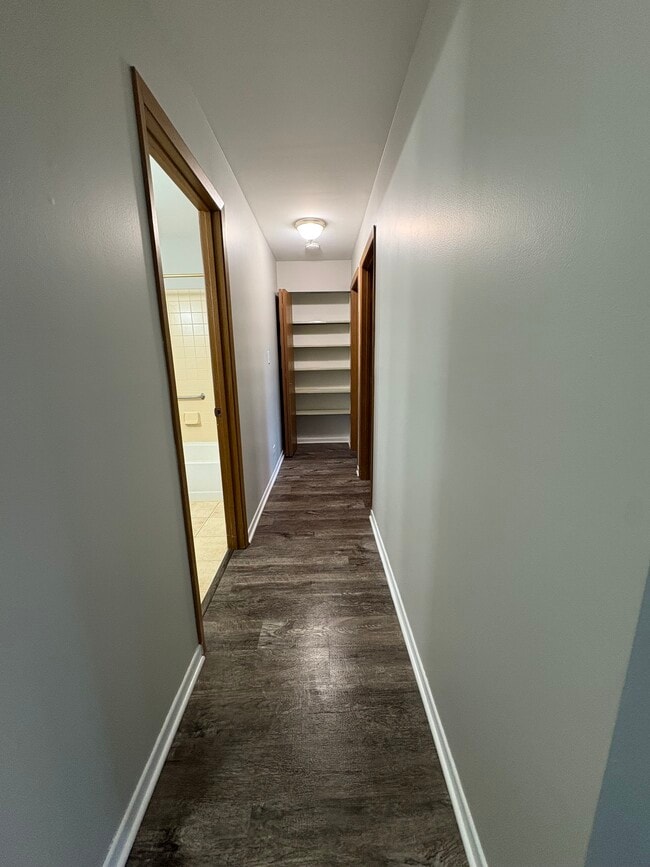 Building Photo - 33720 N Royal Oak Ln