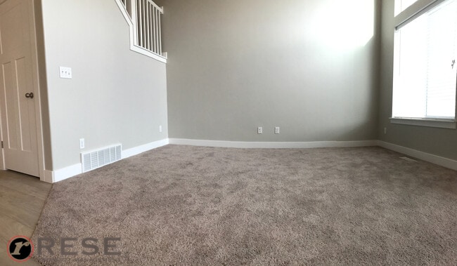 Building Photo - Beautiful Edge Townhome in Bluffdale