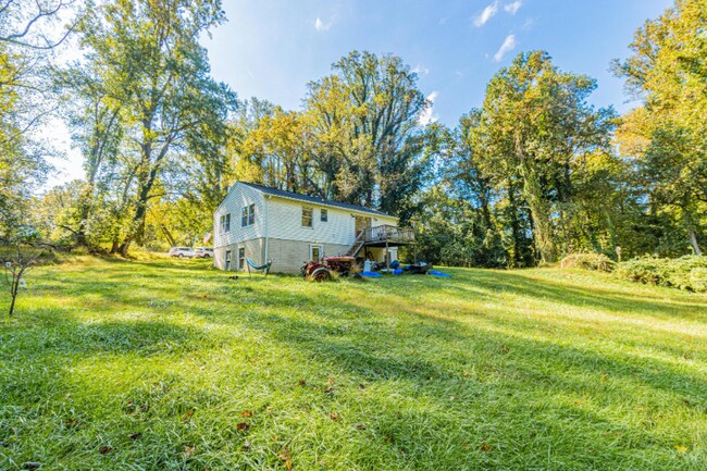 Building Photo - 18544 Brooke Rd