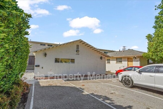 Building Photo - 24403 Newhall Ave