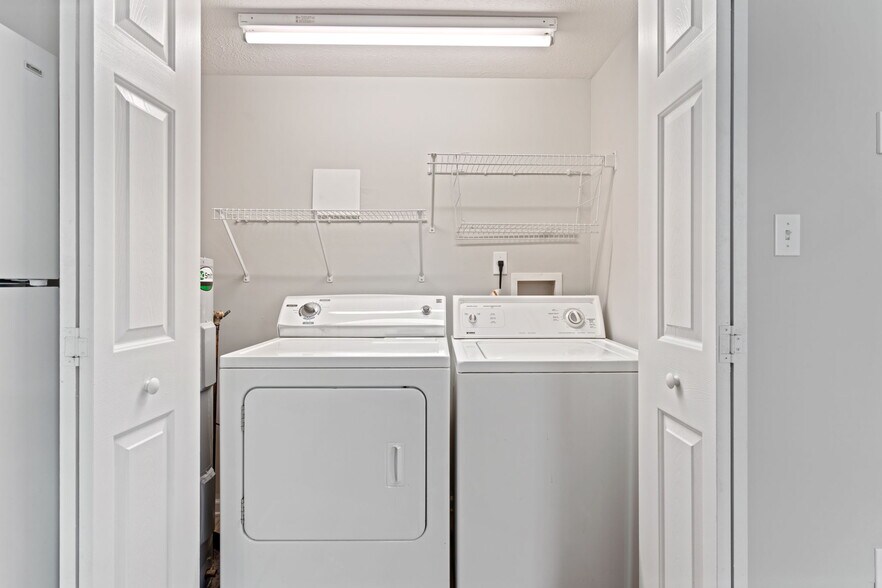 Building Photo - 1083 Blane Dr