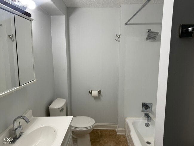 Building Photo - 1156 Hoyt Ave