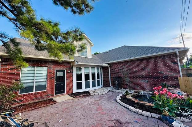 Building Photo - 17014 Sandestine Dr