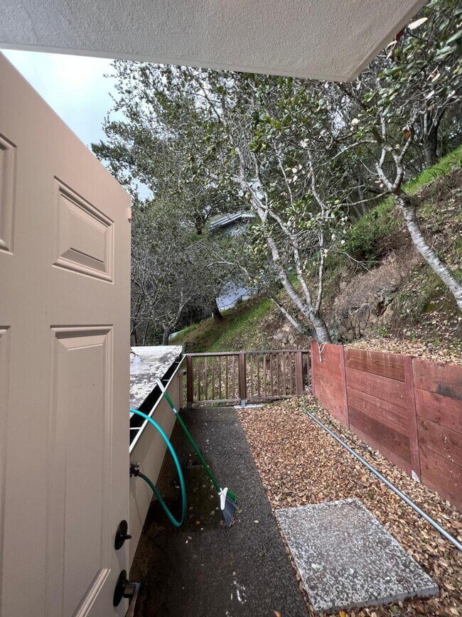Building Photo - 6804 Gunn Dr