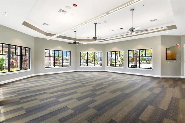 Building Photo - 2487 Empress Dr