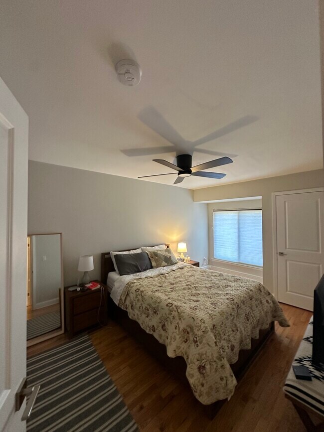 Building Photo - 1 Irongate